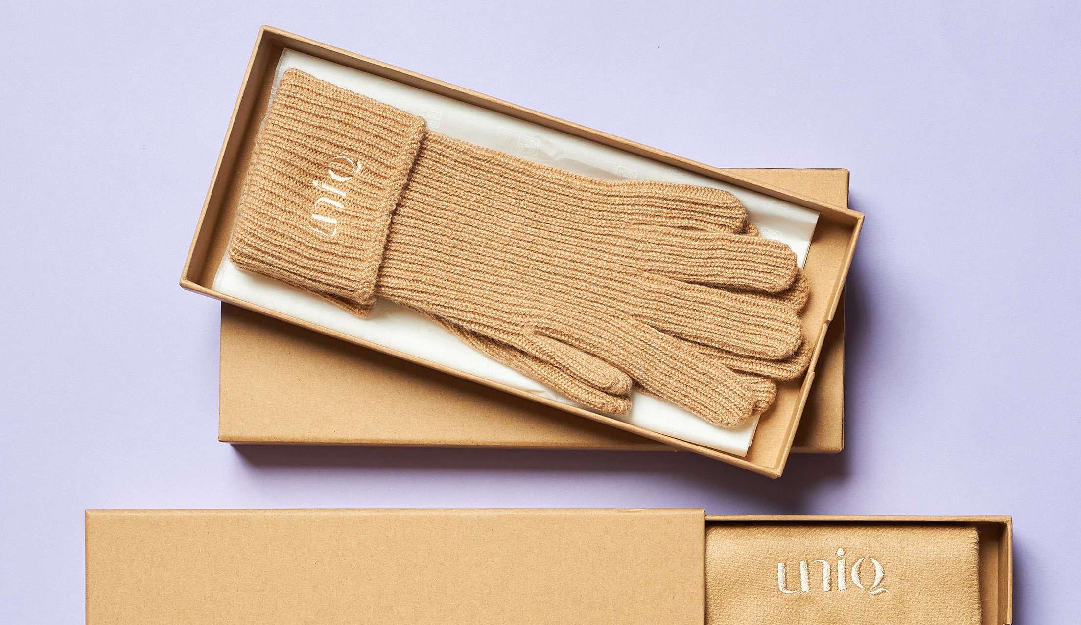 Monogrammed cashmere gloves with UNIQ logo